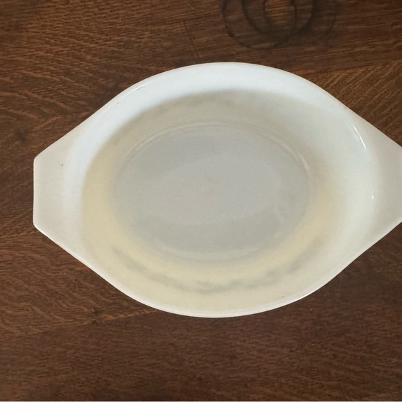 Gold leaf Pyrex 1 1/2 qt casserole - Picture 3 of 6